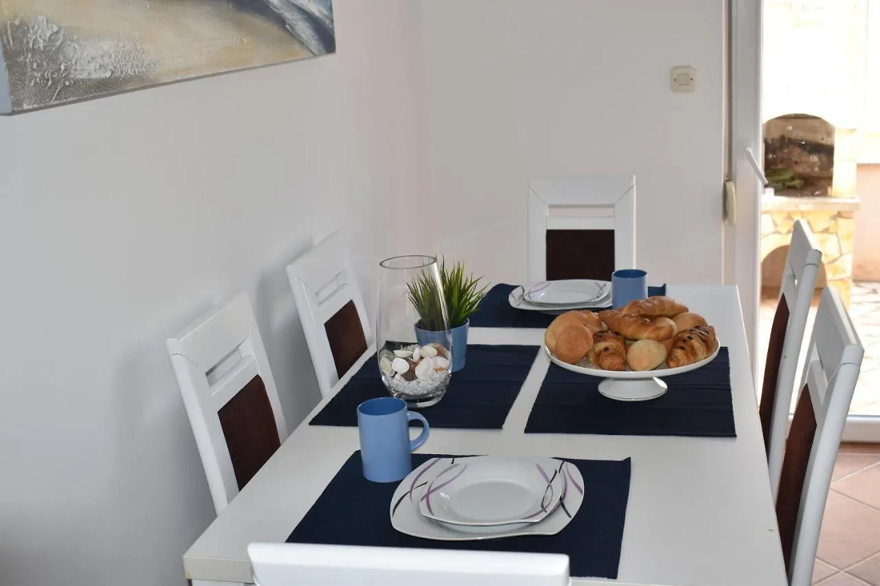 Holiday House Matej Vir 0*,  Croatia